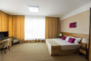 Отель Отель Кел Инн Нур-Султан Большой двухместный номер с 1 кроватью-3