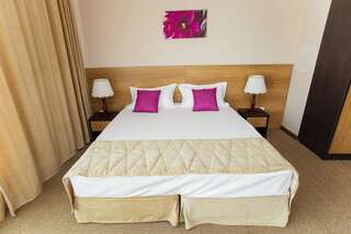 Отель Отель Кел Инн Нур-Султан Большой двухместный номер с 1 кроватью-10